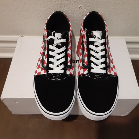 Vans - Picture 3 of 4